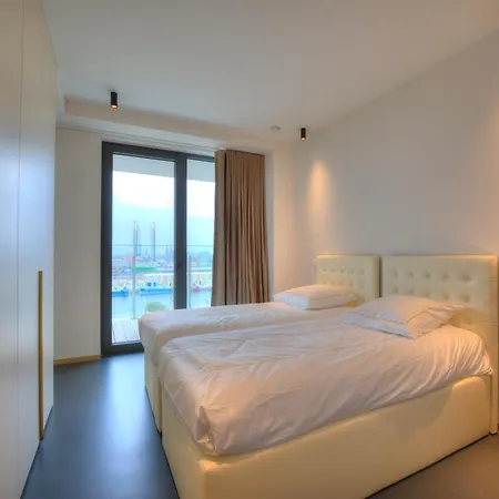 Apartment Victoria 007 *